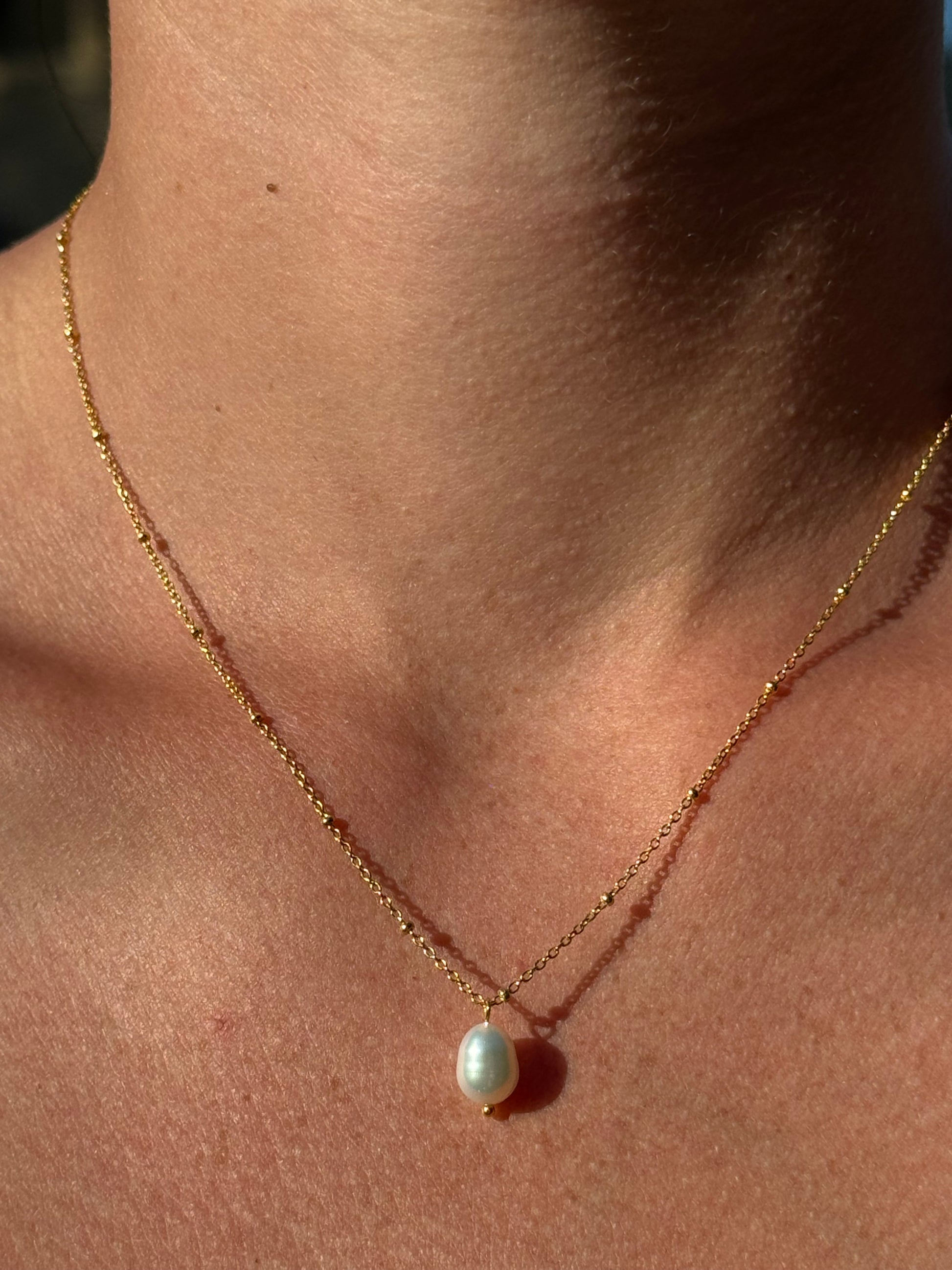 Emeli halsband